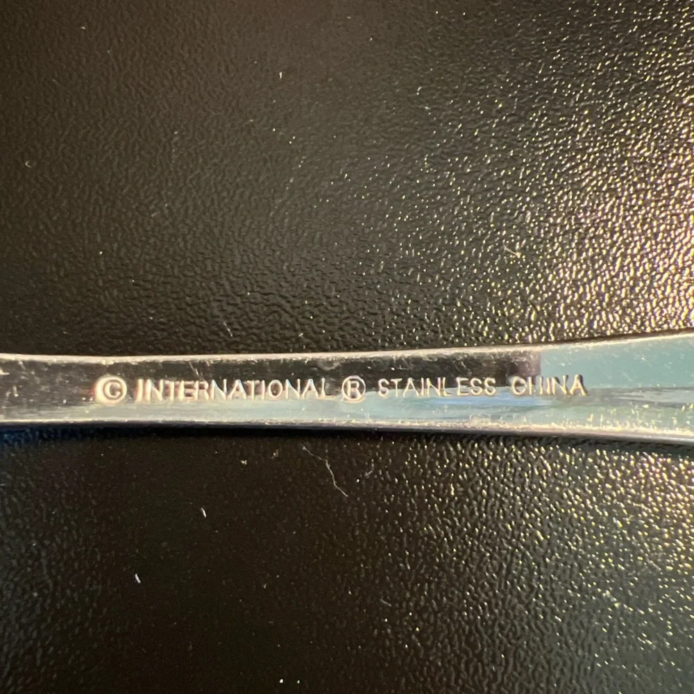 International Stainless Silverware - SIMPLICITY 8 Salad Forks 7 1/4
